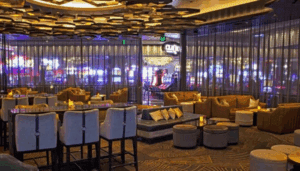 Clique Bar & Lounge