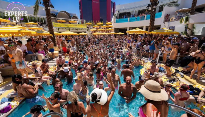 Where Do You Put Your Stuff at a Las Vegas Pool Party